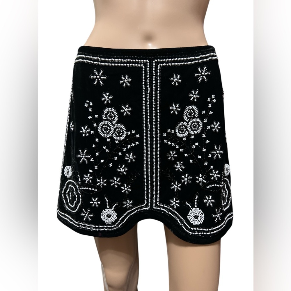NWT Chelsea And Violet Size 4 Cami Beaded Embroidery Velvet Mini Skirt - Picture 2 of 8